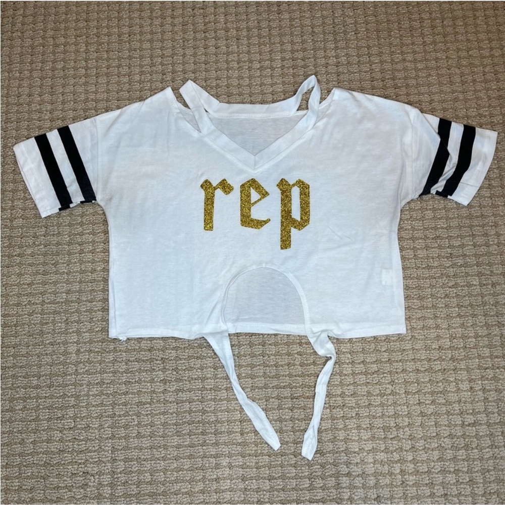 2/$35 or 3/$50 EUC Taylor Swift Rep Tee